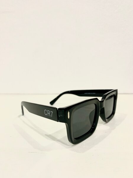 Lunettes de soleil carré noir CR7