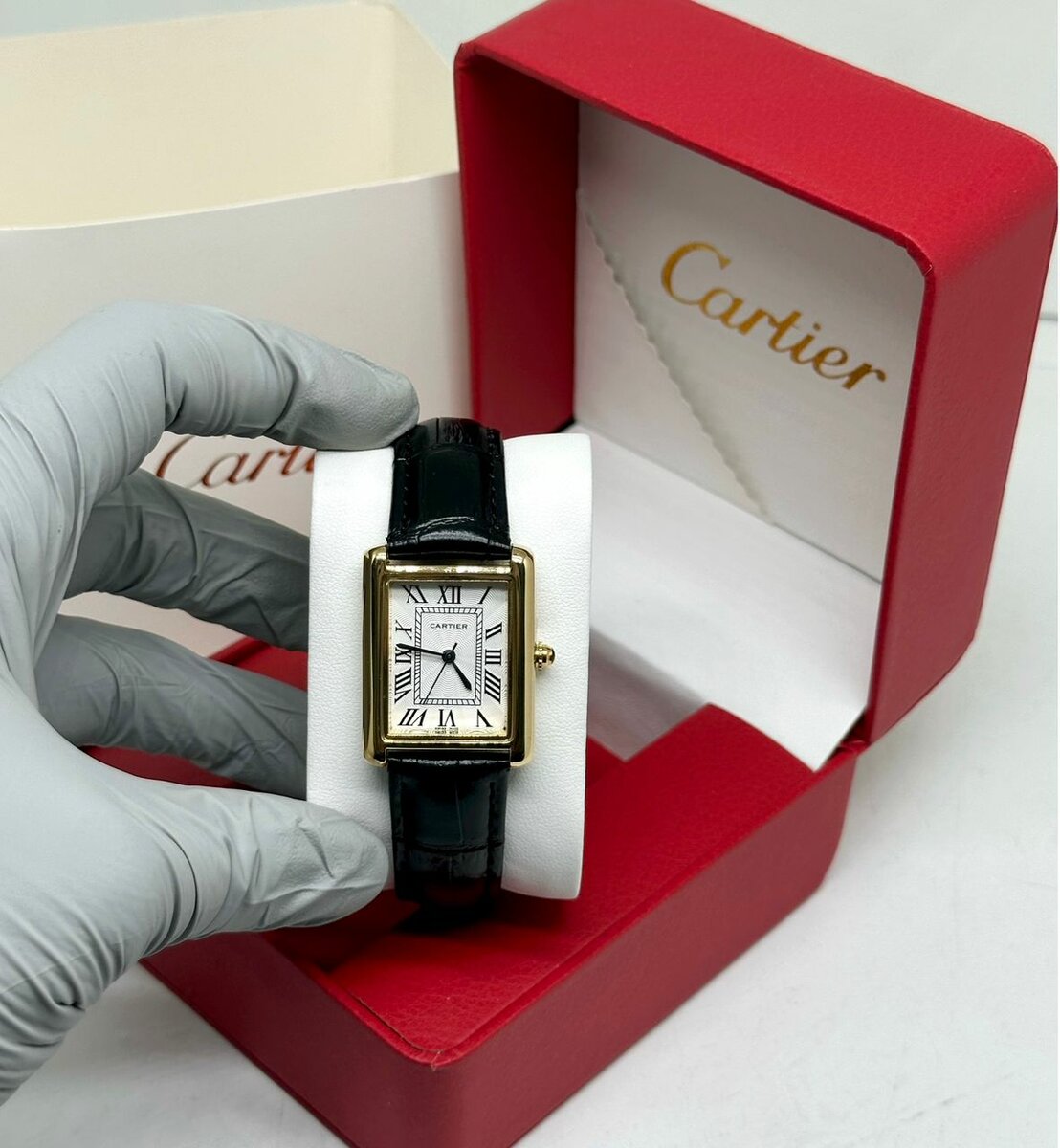 Montre Cartier élégante