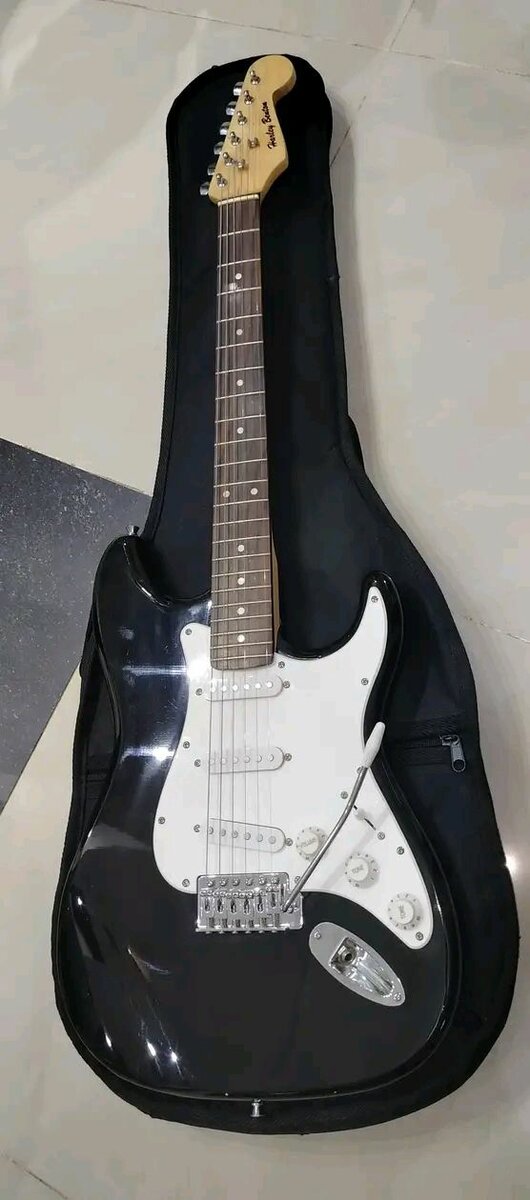 Guitare électrique noire élégante