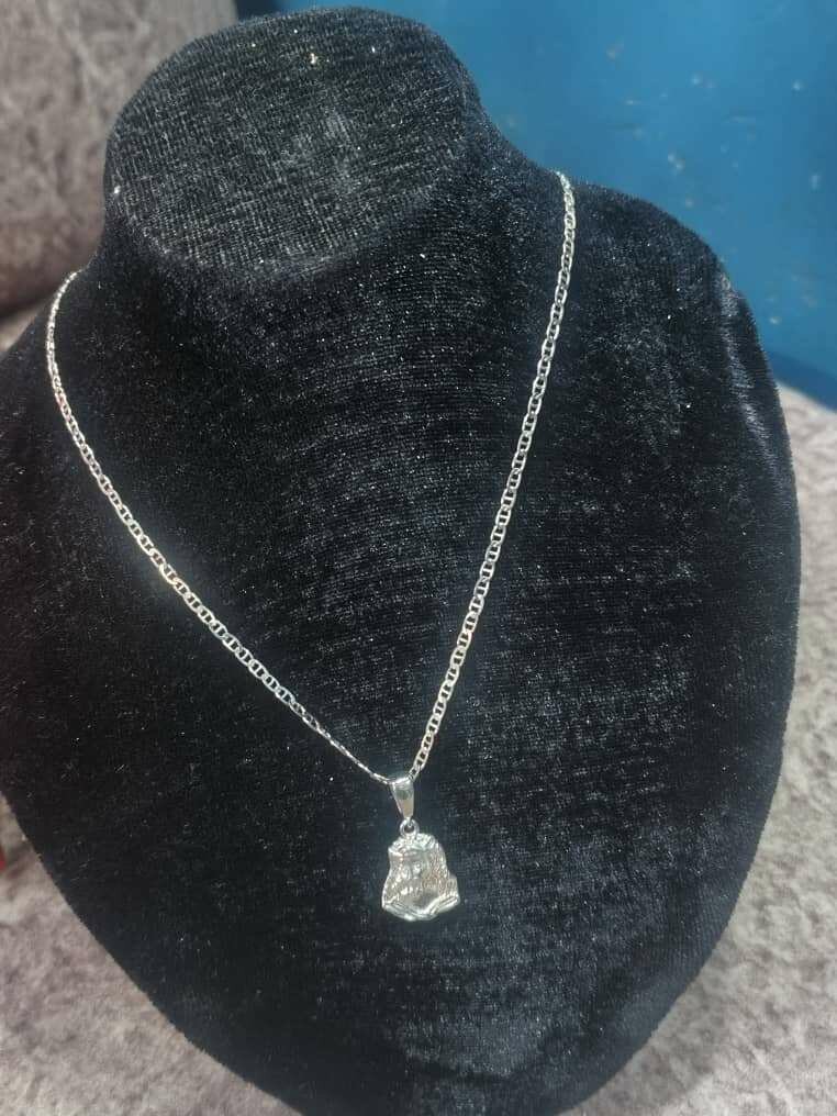 Collier avec pendentif ancre