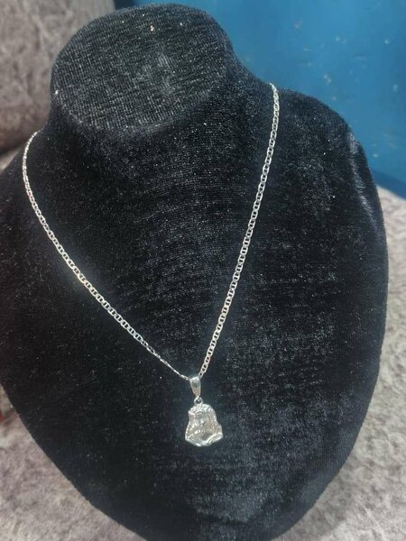 Collier avec pendentif ancre