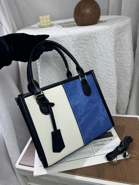 Sac à main bicolore élégant