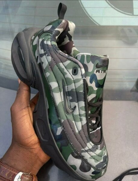 AIR MAX