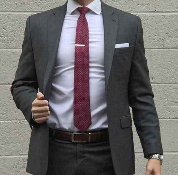 Costume élégant pour homme