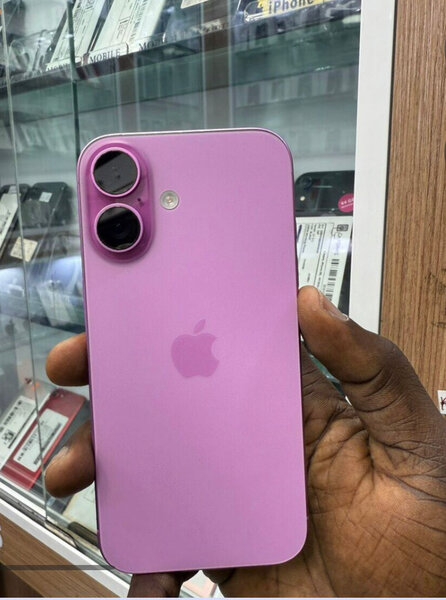 iPhone 15 Rose