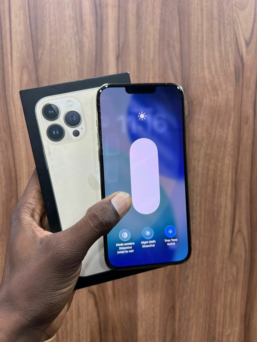 13pro Max 128g avec son carton