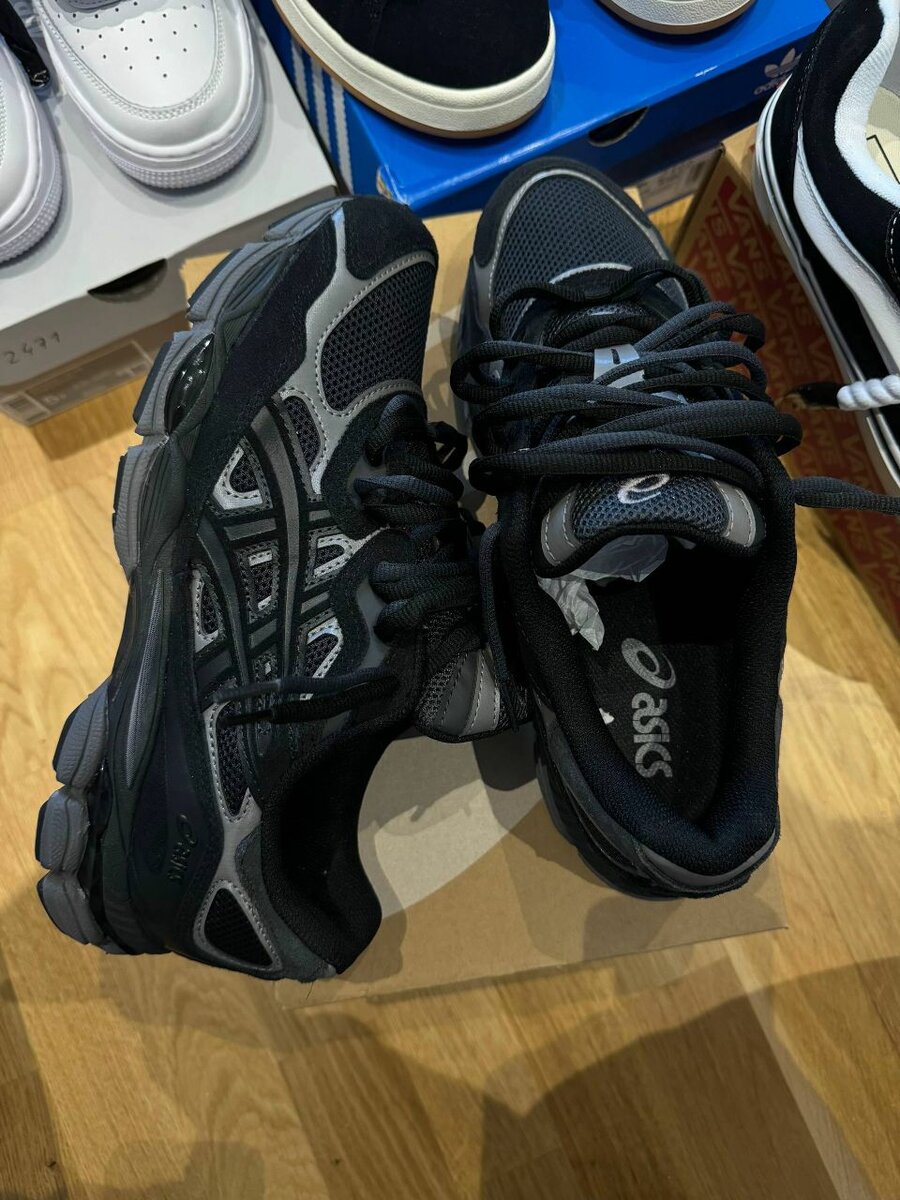 Chaussures Noires Asics Homme