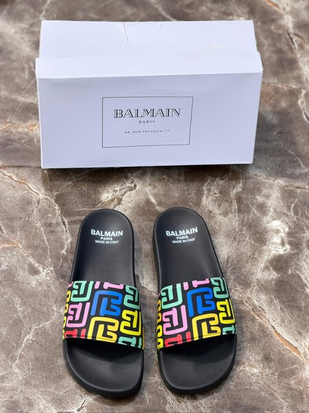Claquettes Balmain colorées