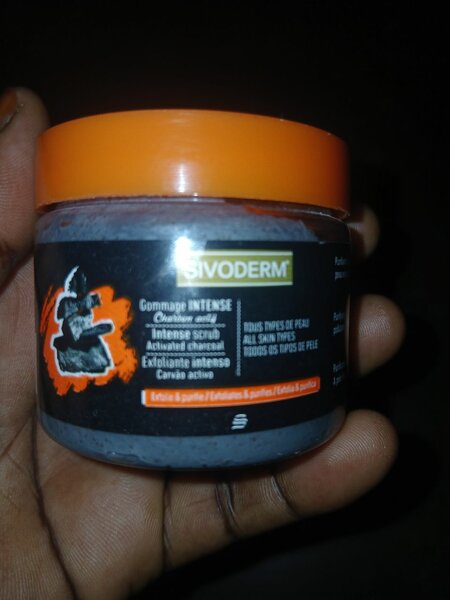 Gommage Charbon Actif Sivoderm