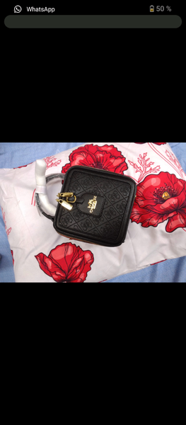 Sac à main compact élégant