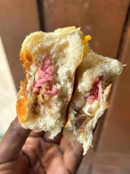 Pain au Jambon et Fromage