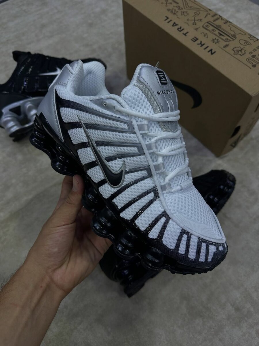 Nike Low Top Athletic Shox TL