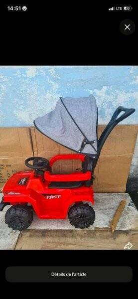 Voiture à pousser enfant