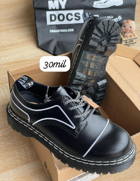 Dr. Martens chaussures en cuir noir