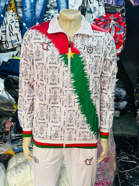 Ensemble de survêtement sportif coloré