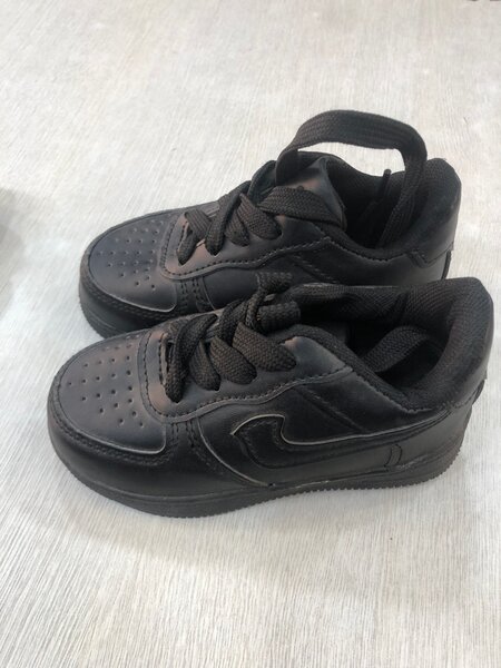 Sandales et baskets pour enfants