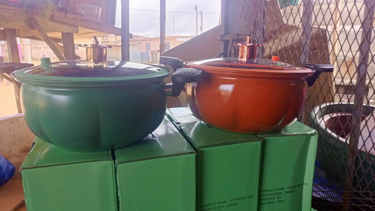 Casserole à pression adhésif