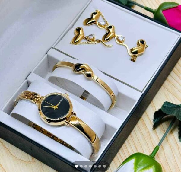 Ensemble Montre et Bijoux en Or