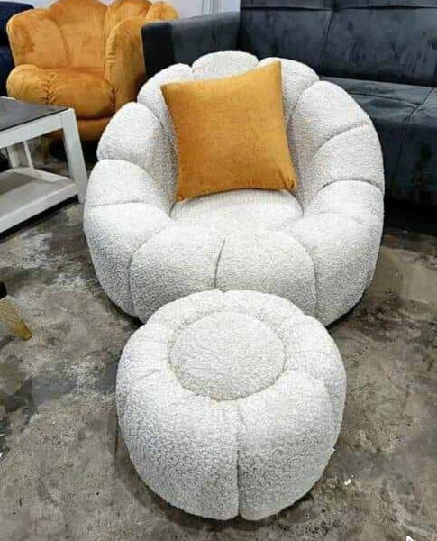 Fauteuil rond en tissu blanc