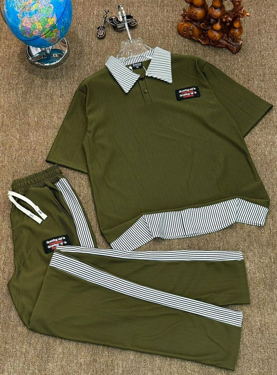 Ensemble polo et pantalon vert