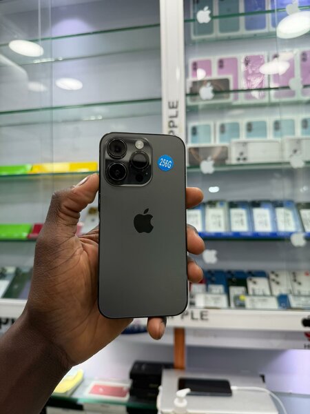 14 pro 256Go tout passe