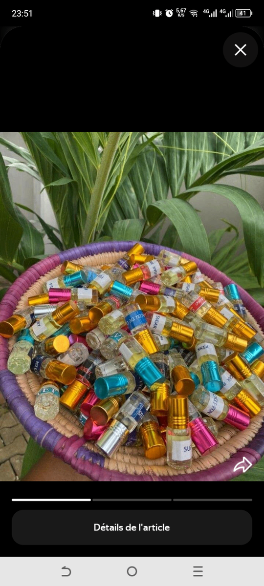 Mini flacons de parfum colorés