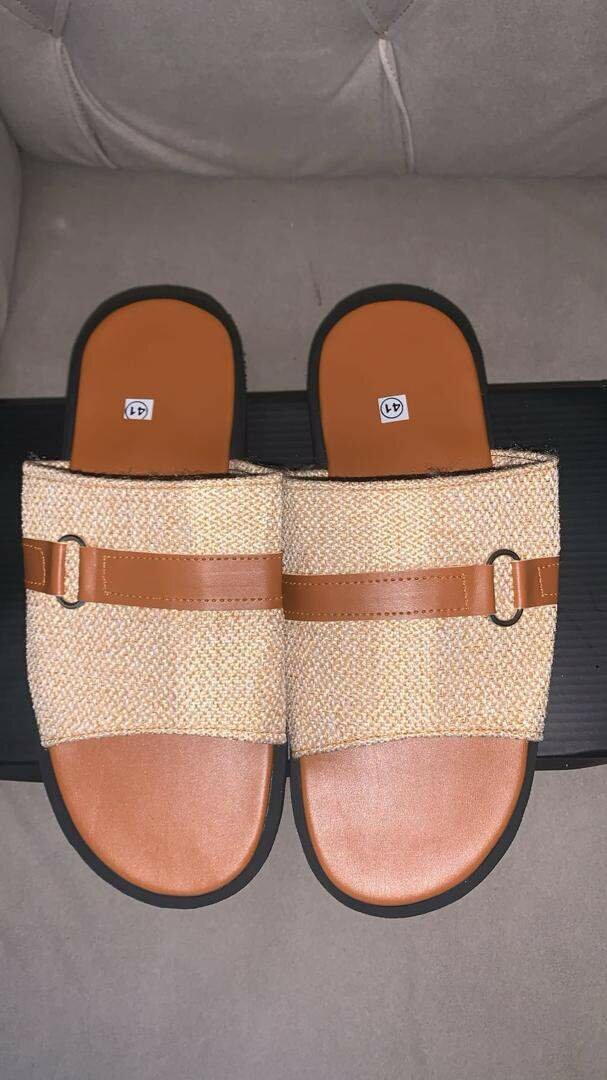 Sandales en cuir et paille