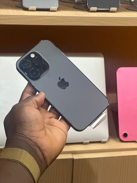 iPhone 13Pro max noir 256 Go