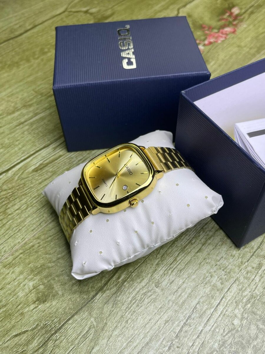 Montre Casio Dorée Élégante