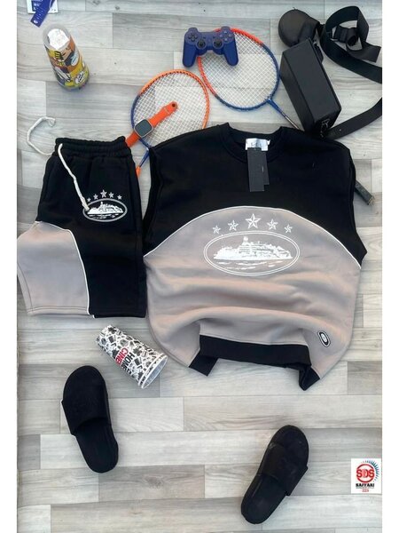 Ensemble de survêtement moderne