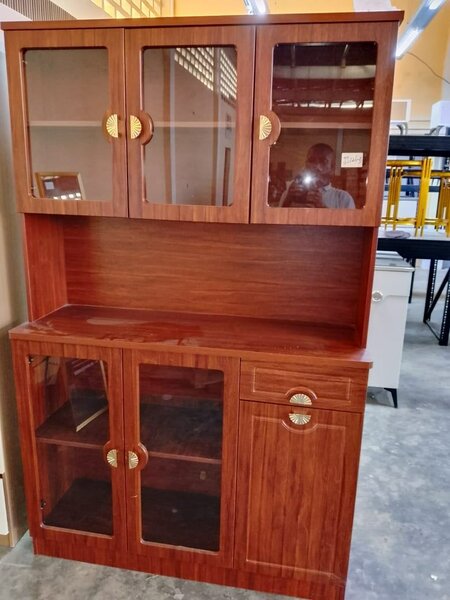 Buffet en bois vitré moderne