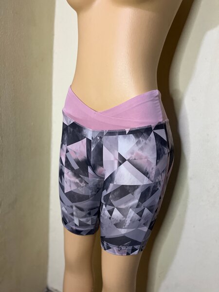 Shorts de sport à motifs géométriques