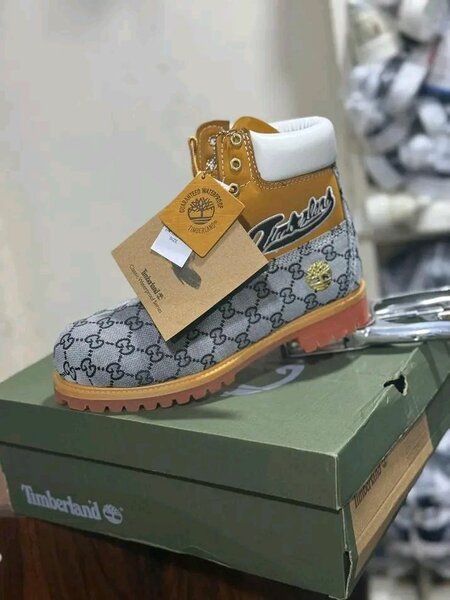 Bottes en cuir résistantes