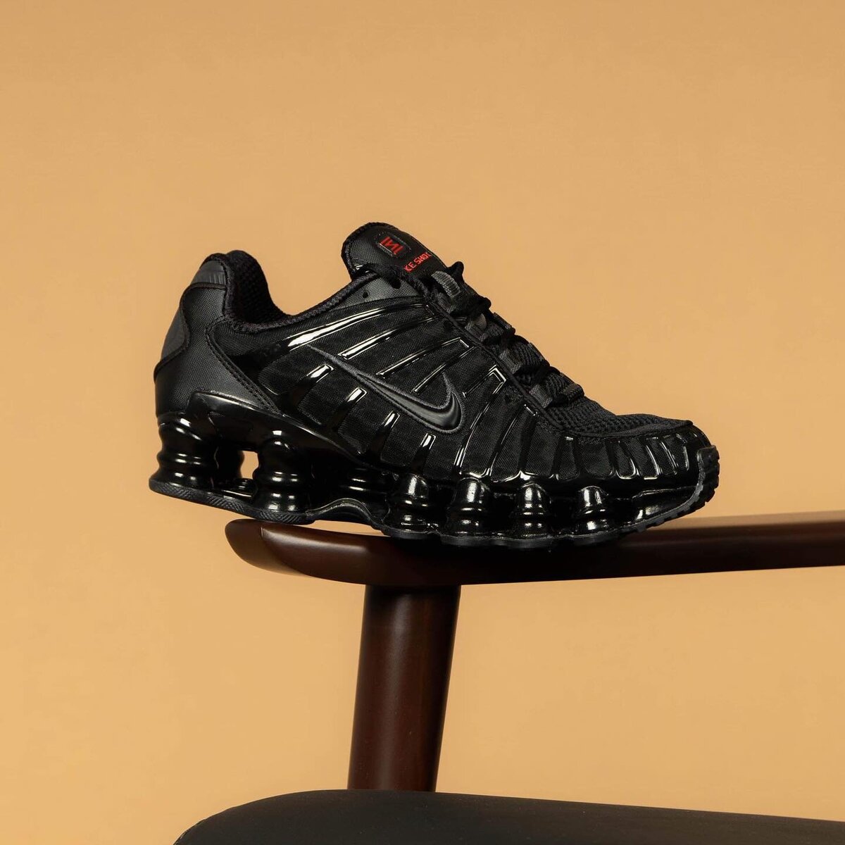 Baskets noires sport tendance