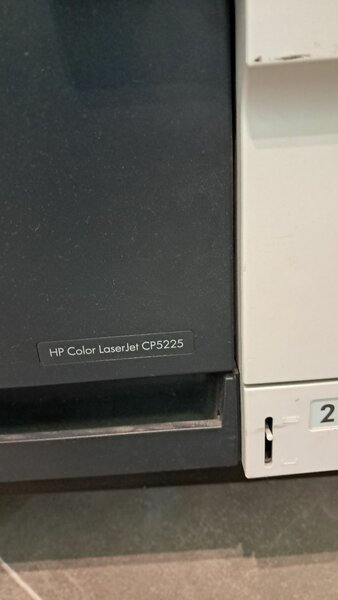 Imprimante HP Color LaserJet CP5225