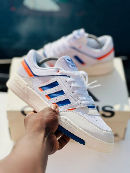 Baskets Adidas classiques