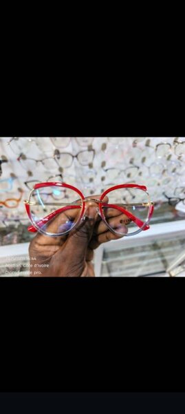 Lunettes Carrées Élégantes