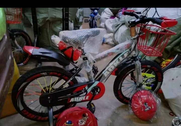 Vélo Enfant Rose avec Stabilisateurs