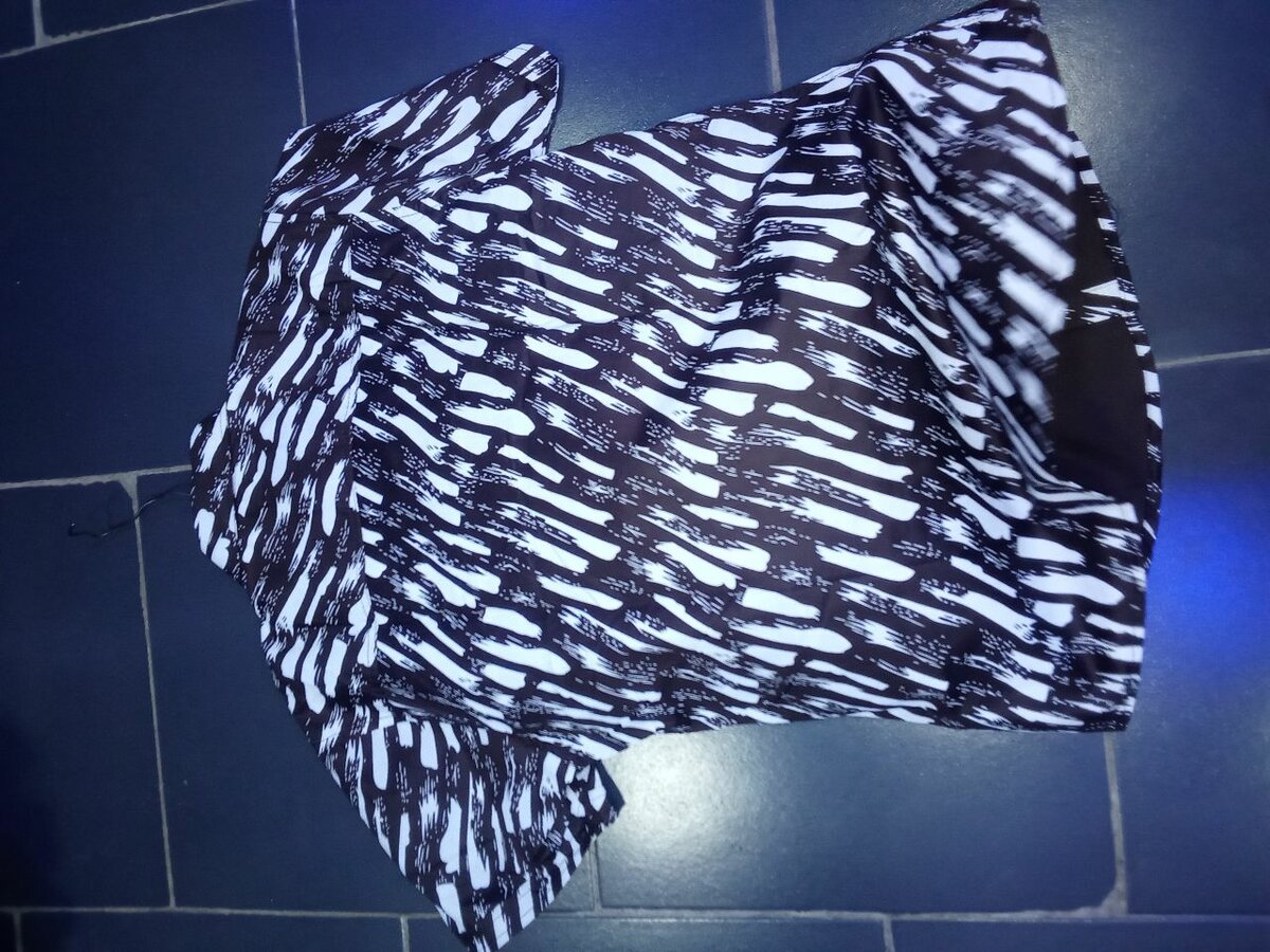 Chemise à motifs géométriques