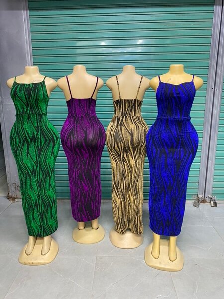 Robes mi-longues moulantes élégantes