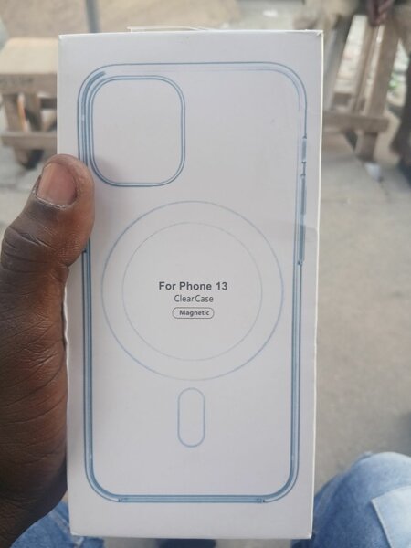 Coque MagSafe iPhone 13