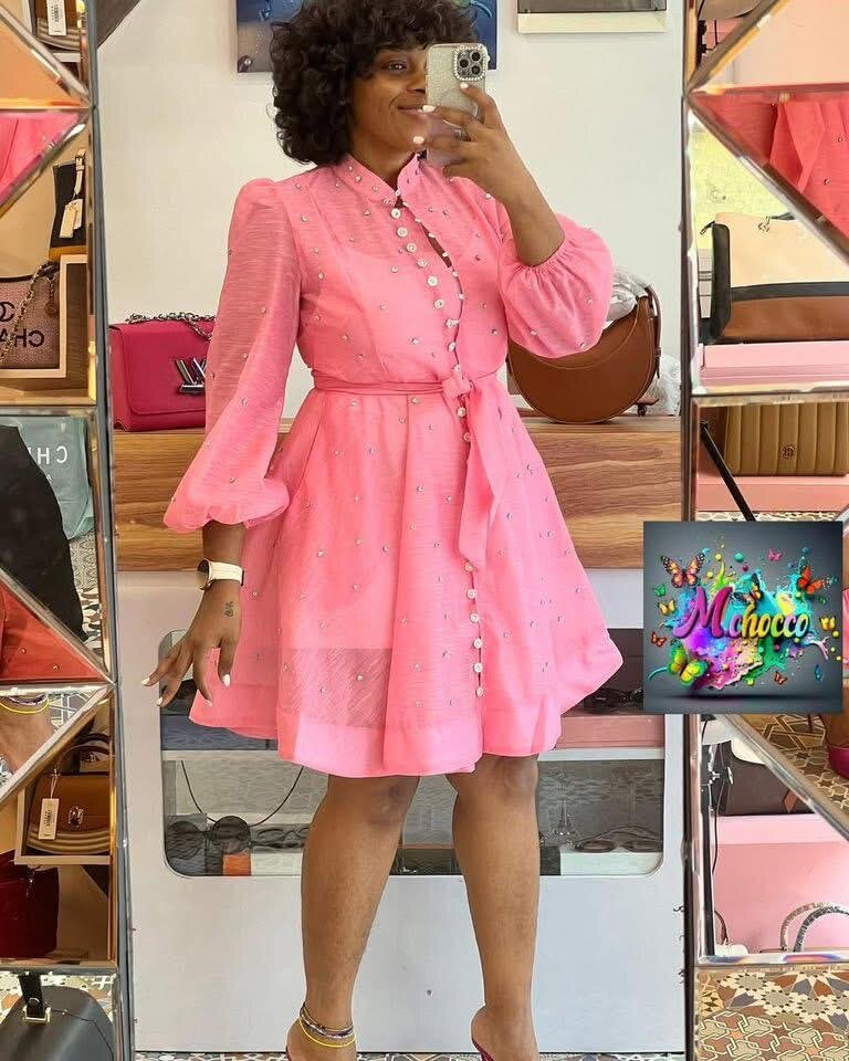 Robe élégante à manches bouffantes