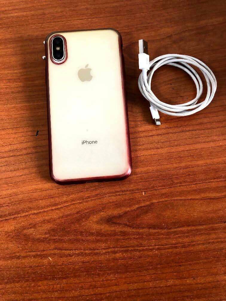 iPhone X avec accessoires