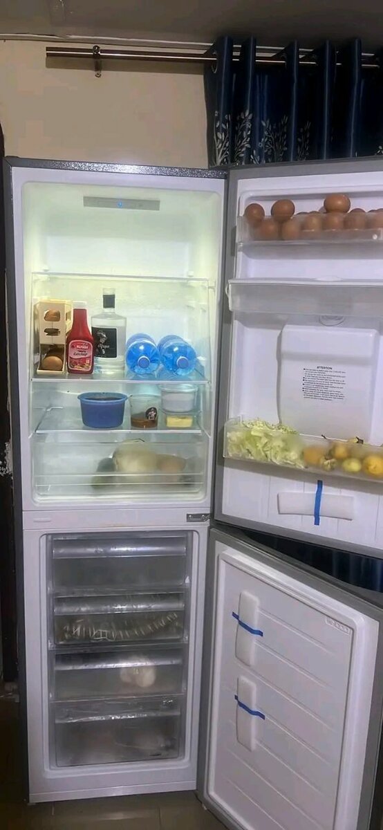 Réfrigérateur moderne 2 portes