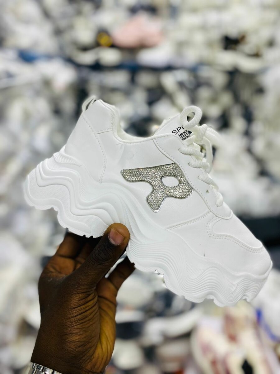 Baskets tendance en strass