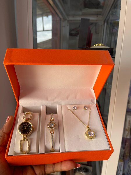 Ensemble Bijoux et Montre Élégant