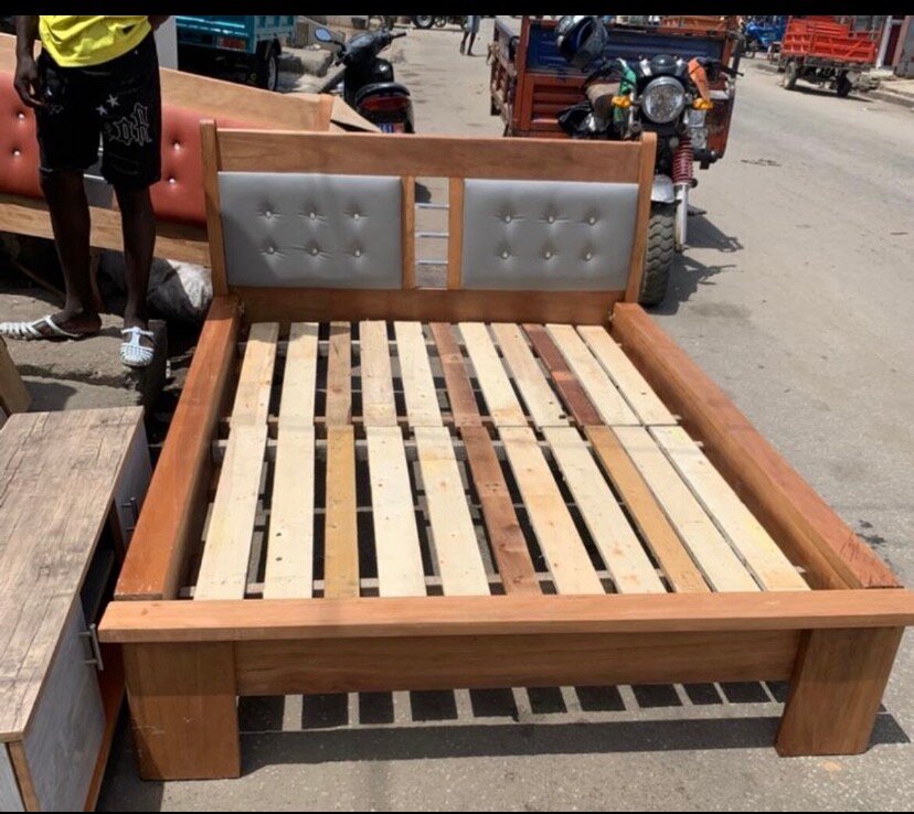 Lits en bois élégants