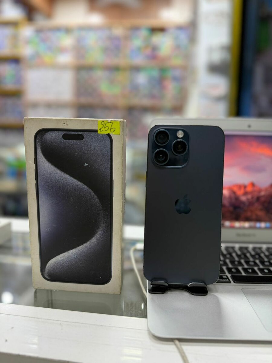 15Pro Max 256Go second main