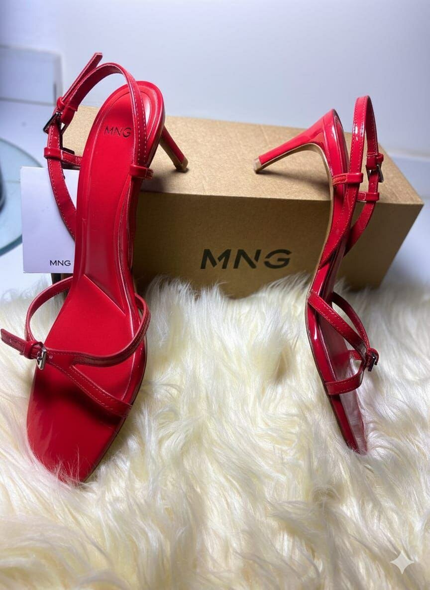 Sandales à talons hauts rouges MNG