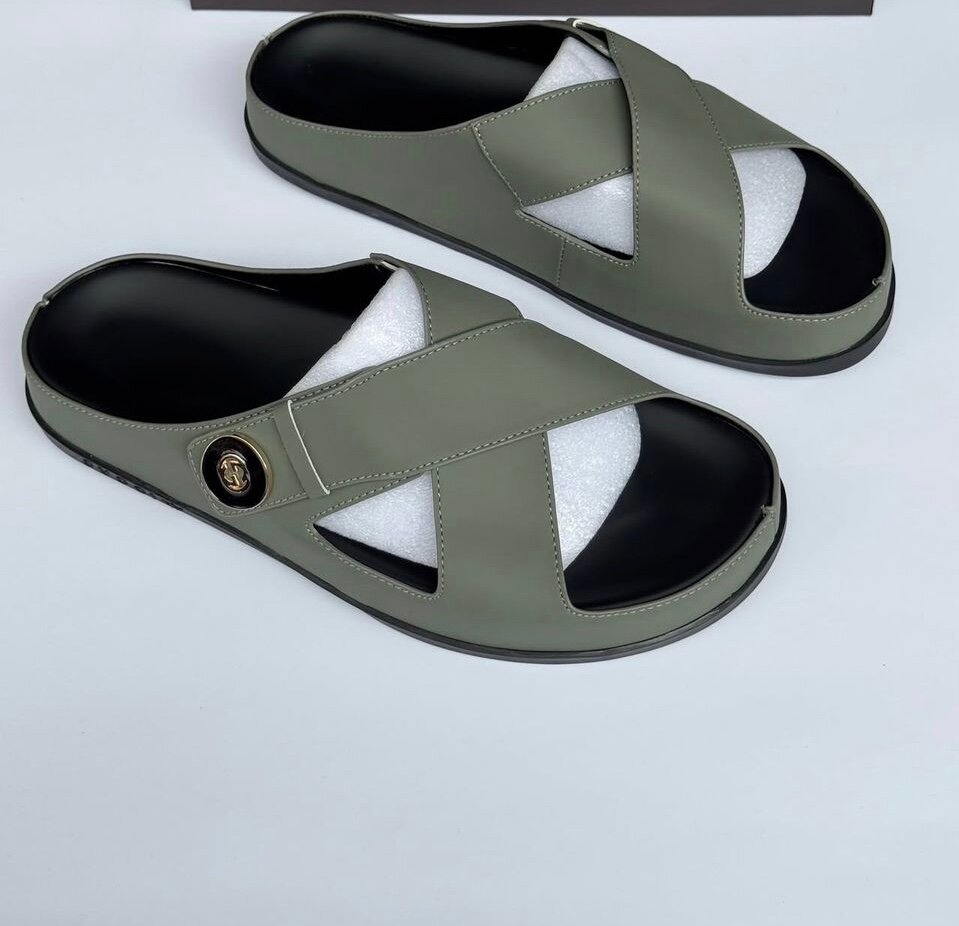 Sandales modernes en cuir